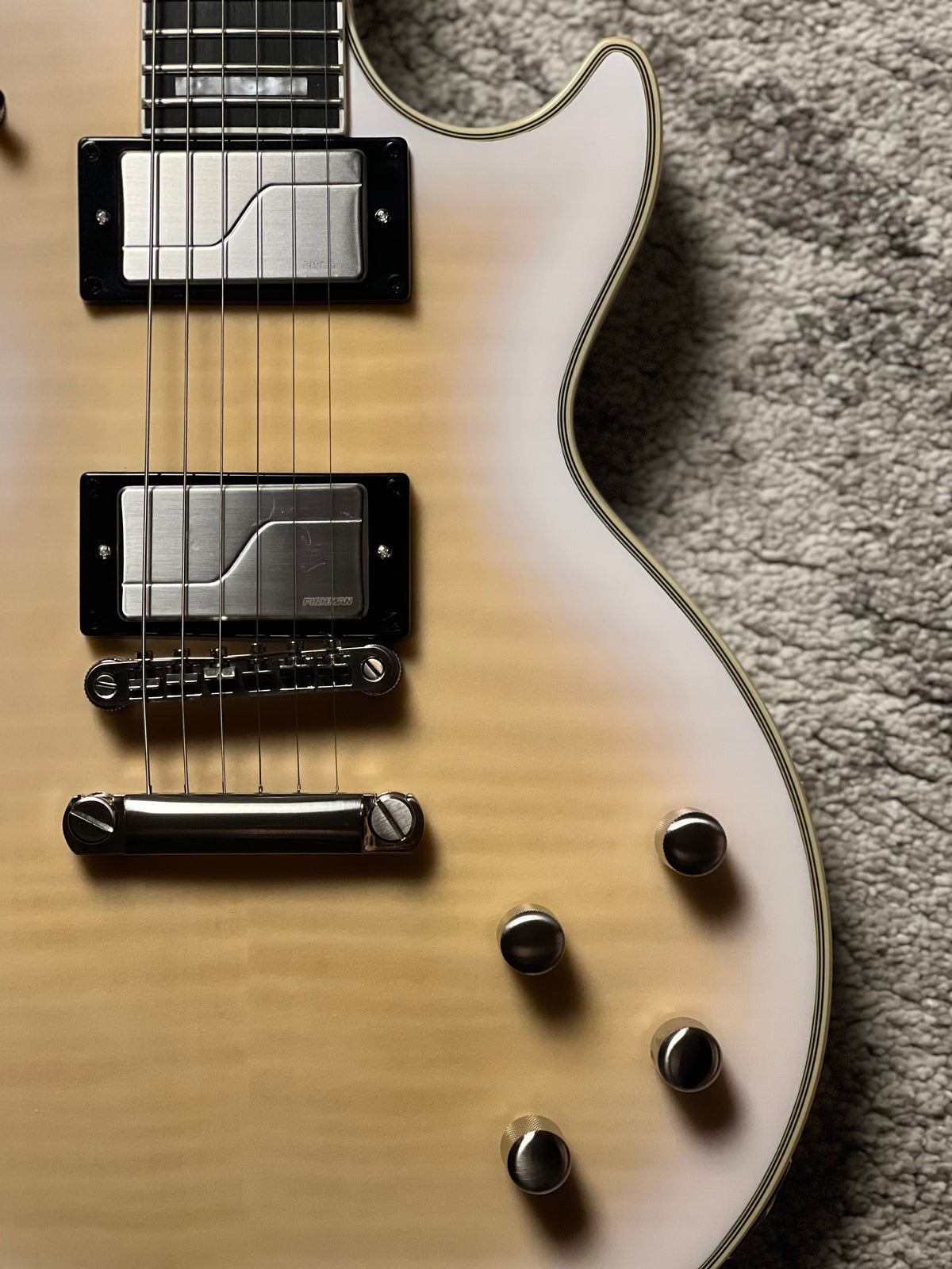 Epiphone Les Paul Prophecy Inspired by Gibson in Aged White Tiger