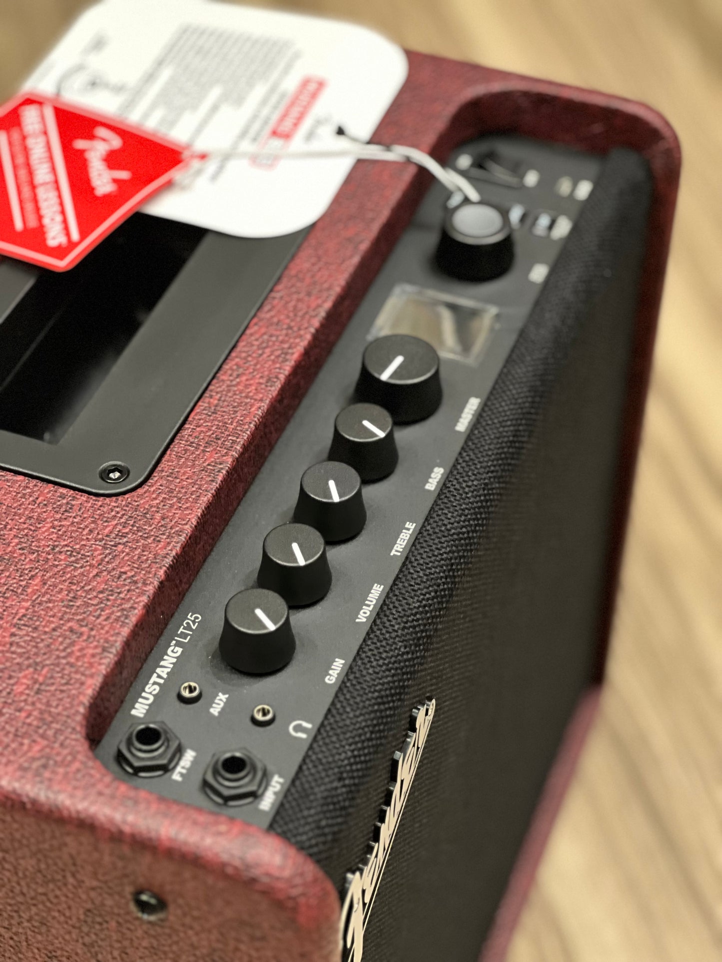 Fender Mustang LT25 Guitar Combo Amplifier in Wine