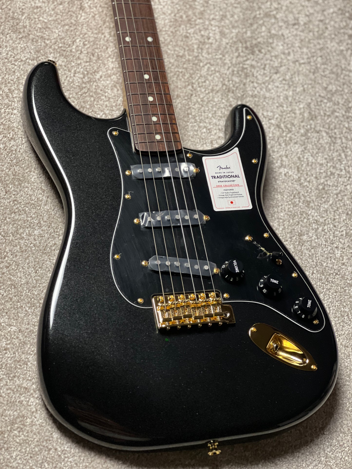 Fender Japan Traditional 2025 Collection 60s Stratocaster with RW FB in Black Pearl JD25014977