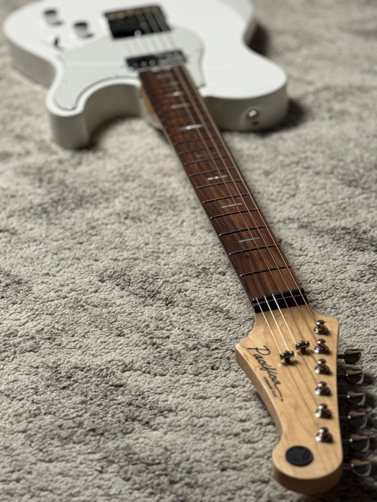 Yamaha PACS+11S Pacifica Standard Plus in Shell White with Rosewood Fingerboard