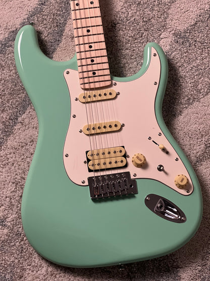 SLX Hawk Classic Essentials 22 HSS with Maple FB in Surf Green