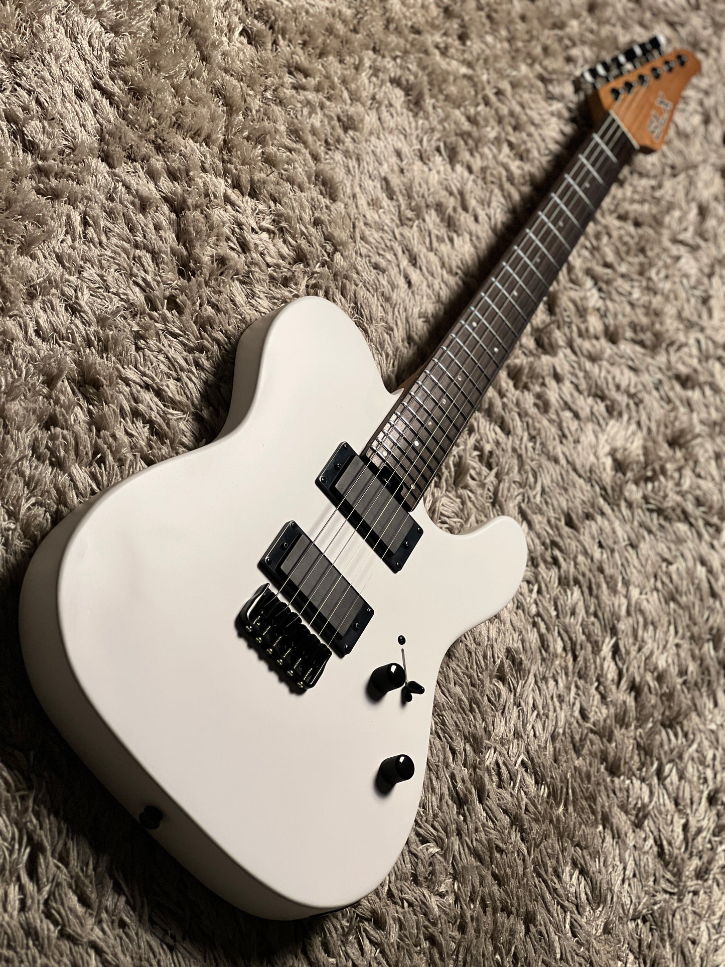 SLX Raven Modern 24 HH Active in Satin White with Rosewood FB