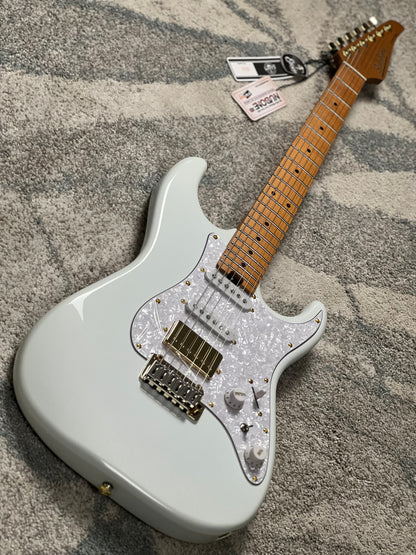 Soloking MS-11 Classic MKII ใน Olympic White พร้อมฮาร์ดแวร์สีทองและ Roasted Maple FB