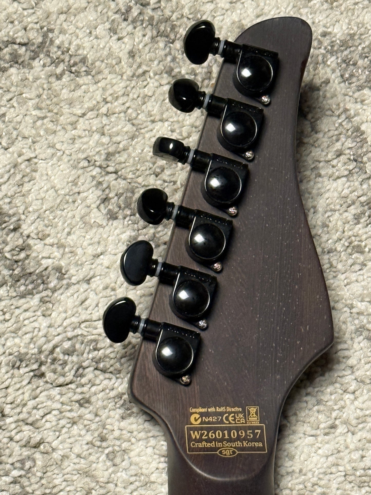 Schecter C-1 FR S SLS Elite in Blood Burst W26010957