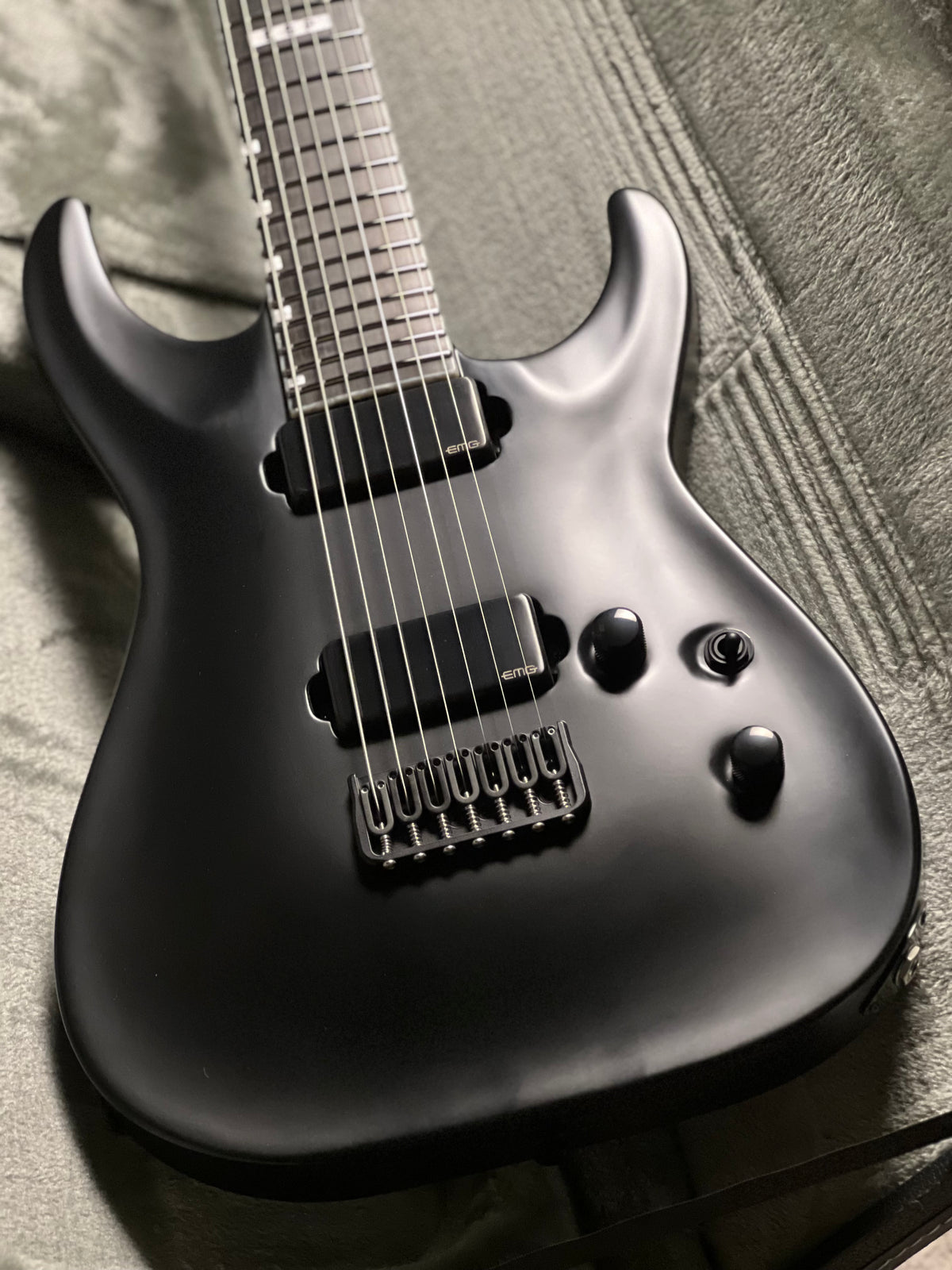 ESP E-II Horizon NT-7B Hipshot in Black satin ES0270263