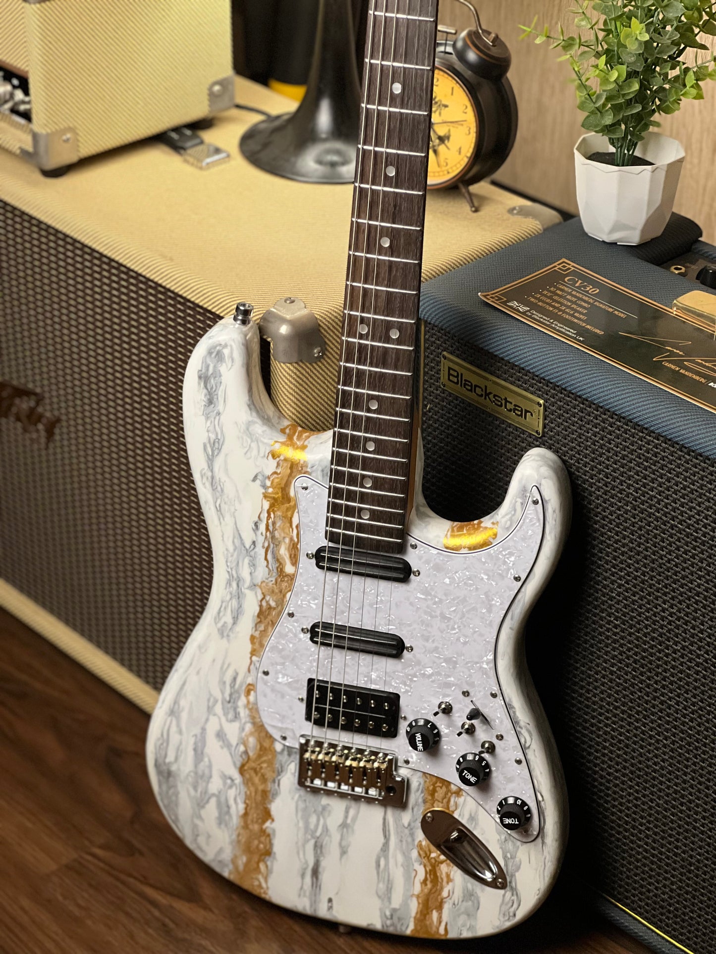 Dhatarattha Classic Modified DST HSS in White Shmear with Rosewood FB