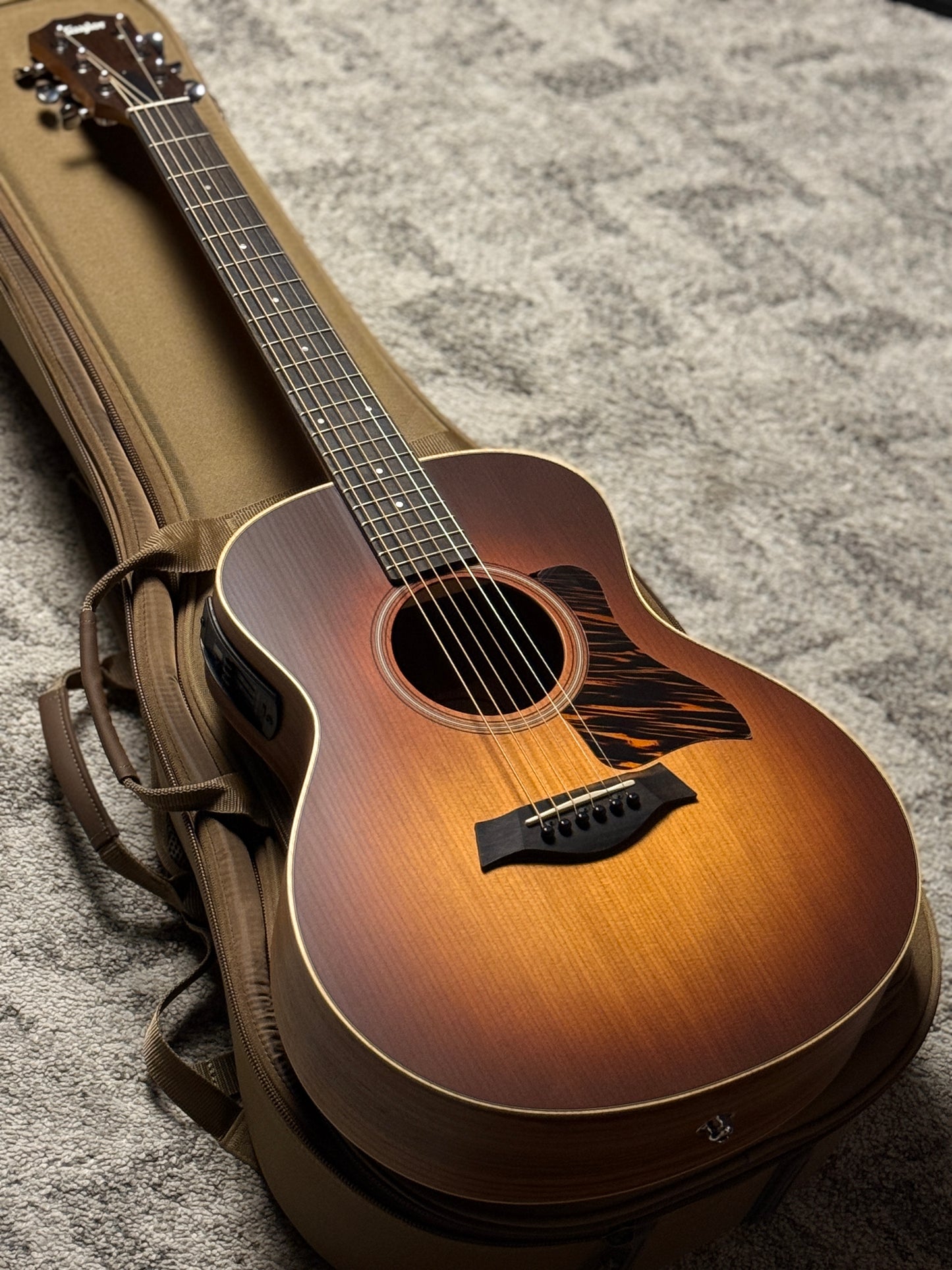 Taylor GS Mini-e Rosewood SB Acoustic Guitar w/Case in Sunburst Top