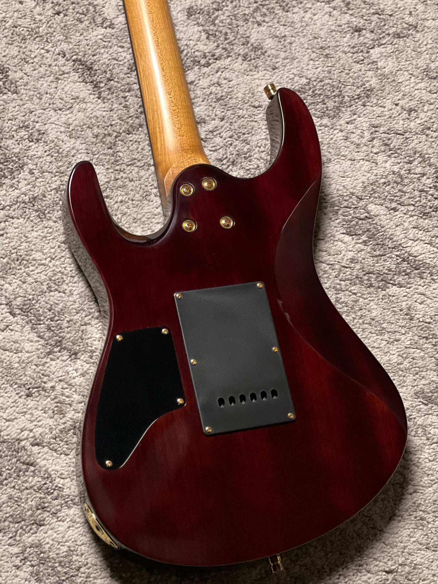 Dhatarattha Custom DST HH Quilt in Magenta Surf with Rosewood FB