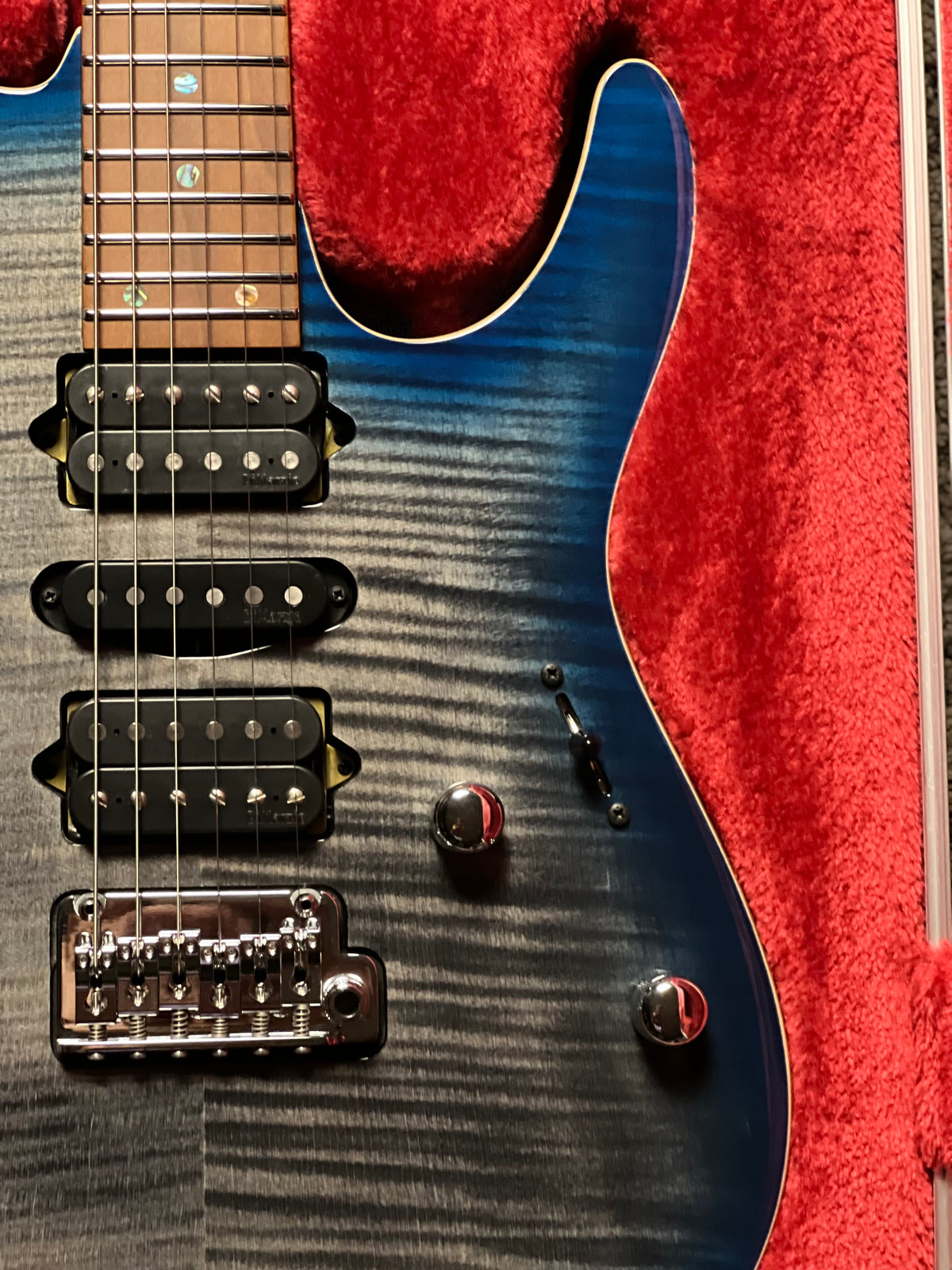 Ibanez Prestige AZ2407F พร้อมเคสสี Sodalite