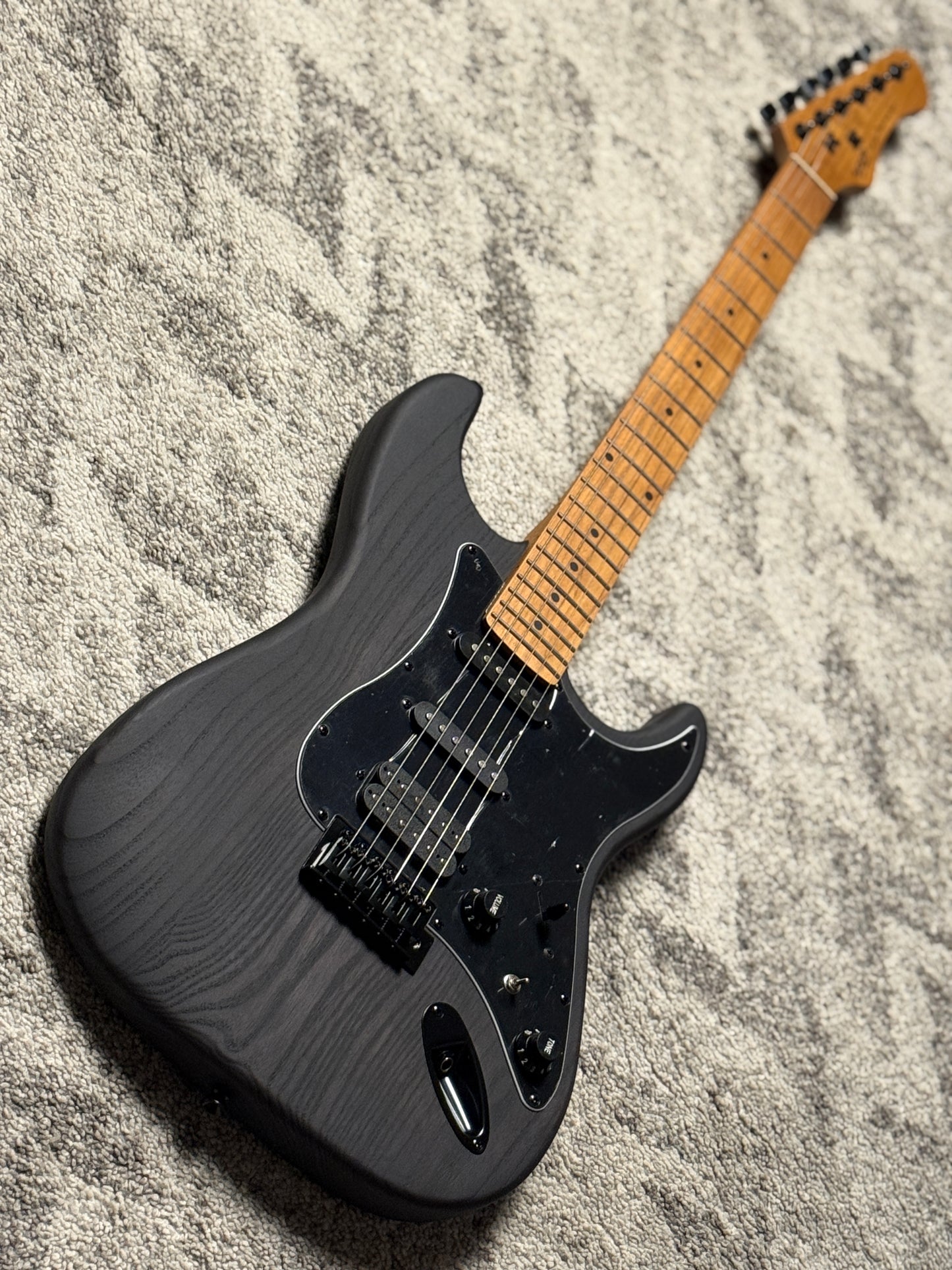 SQOE SEST650 BK HSS Ash Roasted Maple Series in Open Pore Black