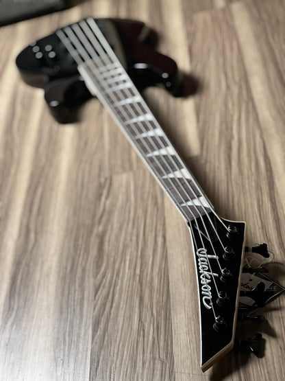 Jackson JS Series Concert Bass JS3VQ Amaranth FB in Transparent Black