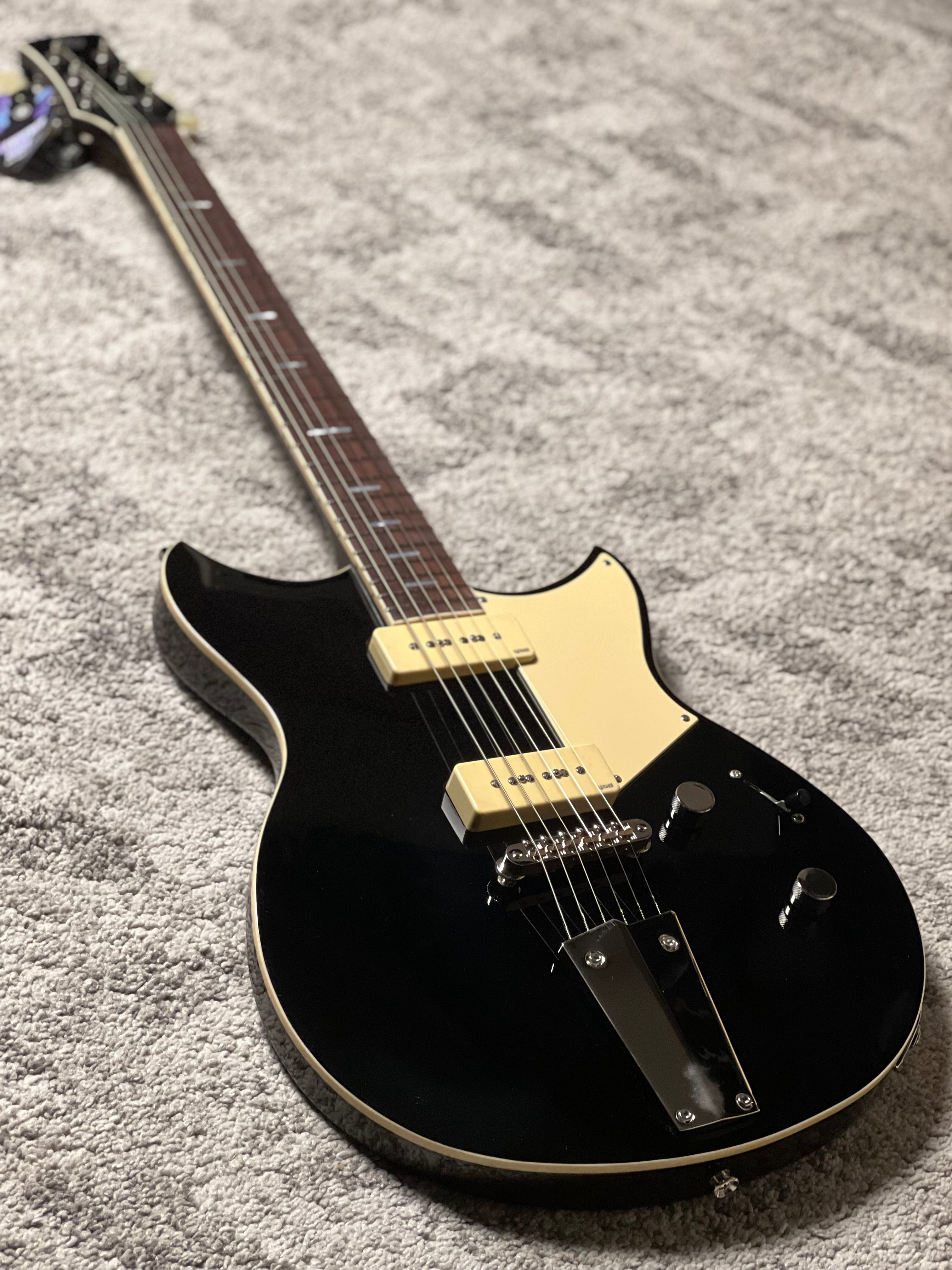Yamaha Revstar Standard RSS02T BL in Black – nafiriguitar.com