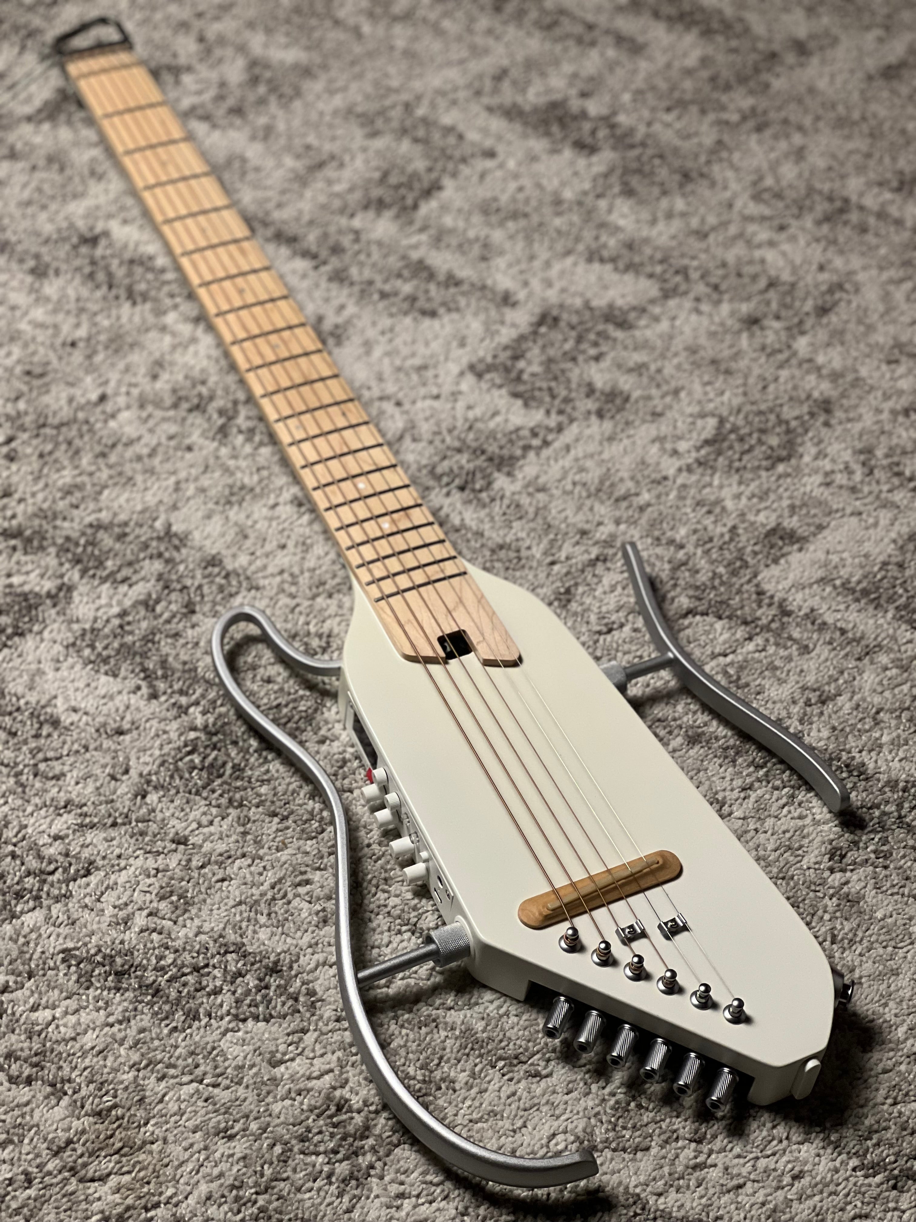 Donner HUSH-I Pro In White With Bag – nafiriguitar.com