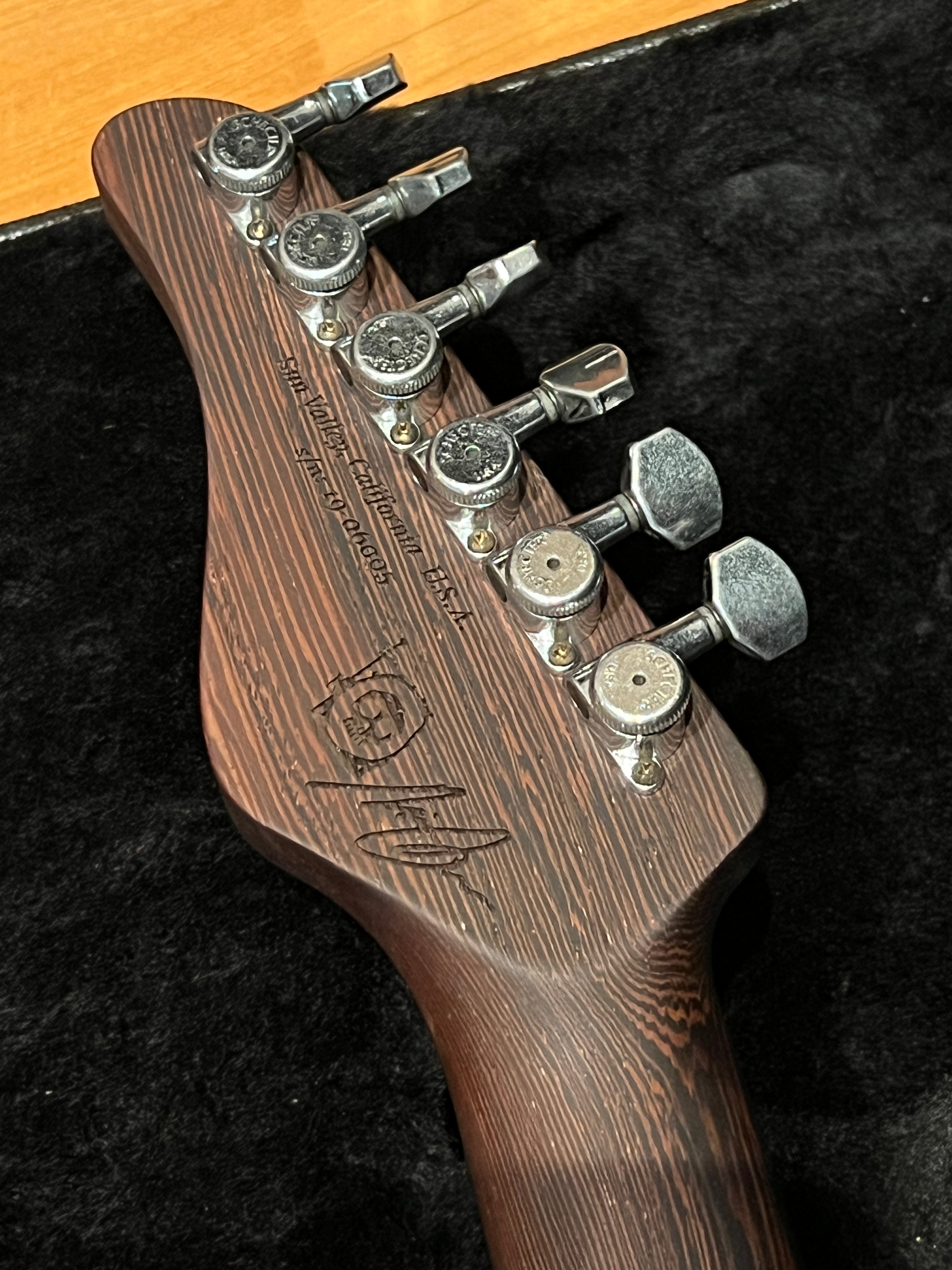 Schecter USA Signature Nick Johnston Signature - Wembley Atomic