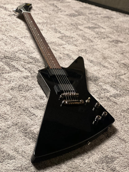 Epiphone Explorer 80s-EMG in Ebony w/Gigbag
