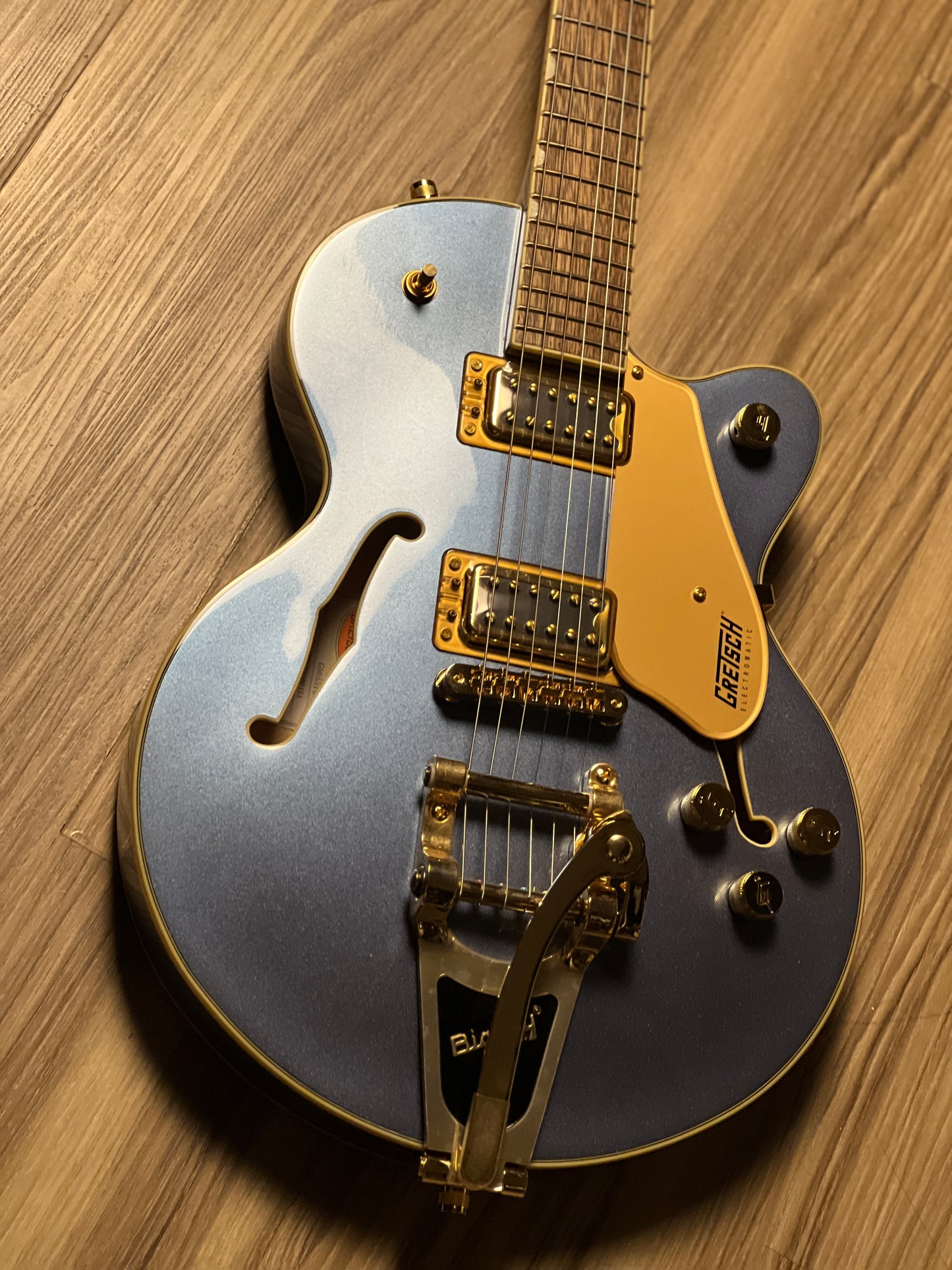 Gretsch G5655TG Electromatic Centre Block Jr Single-Cut w/Bigsby, Laurel FB in Cerulean Smoke
