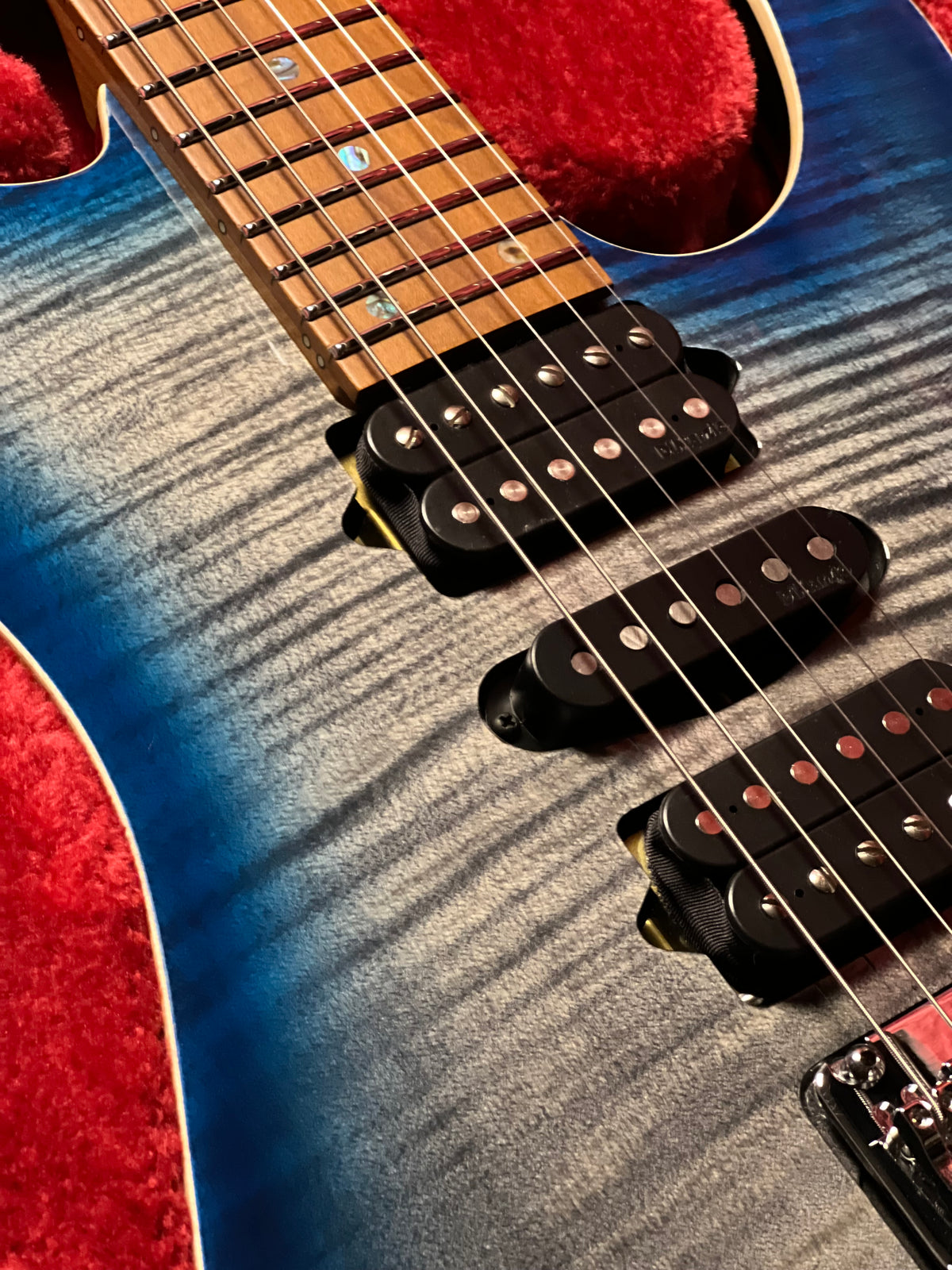 Ibanez Prestige AZ2407F พร้อมเคสสี Sodalite