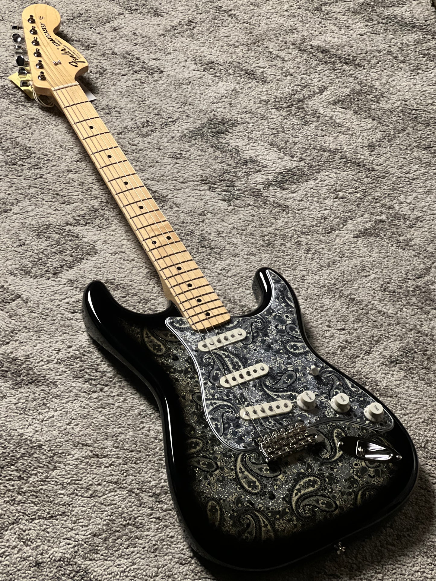 Fender MIJ Limited Stratocaster with Maple FB in Black Paisley JD26001086