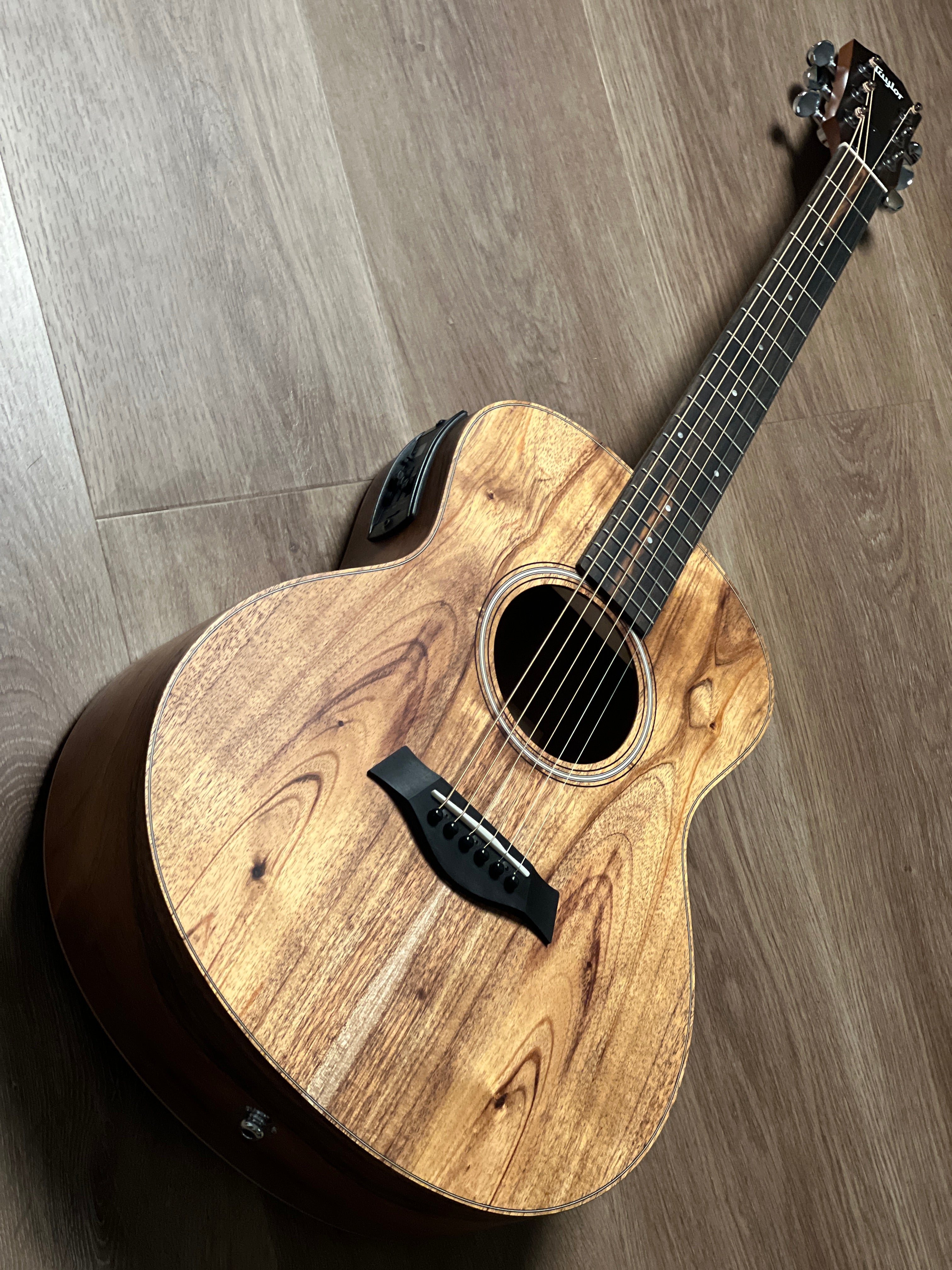 Taylor GS Mini-e Koa - Natural – nafiriguitar.com