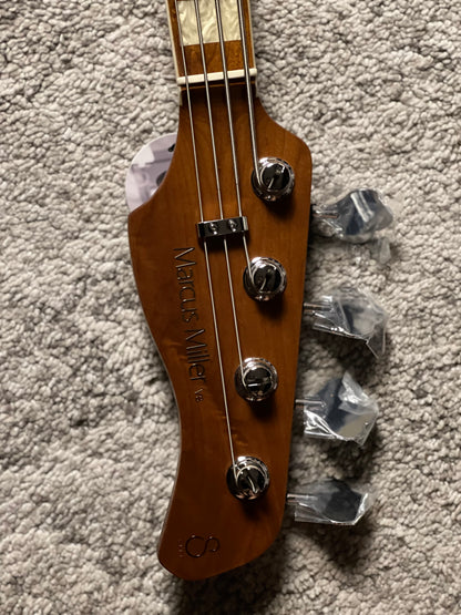 Sire Marcus Miller V8 SWAMP ASH 4 String in Natural w/Bag
