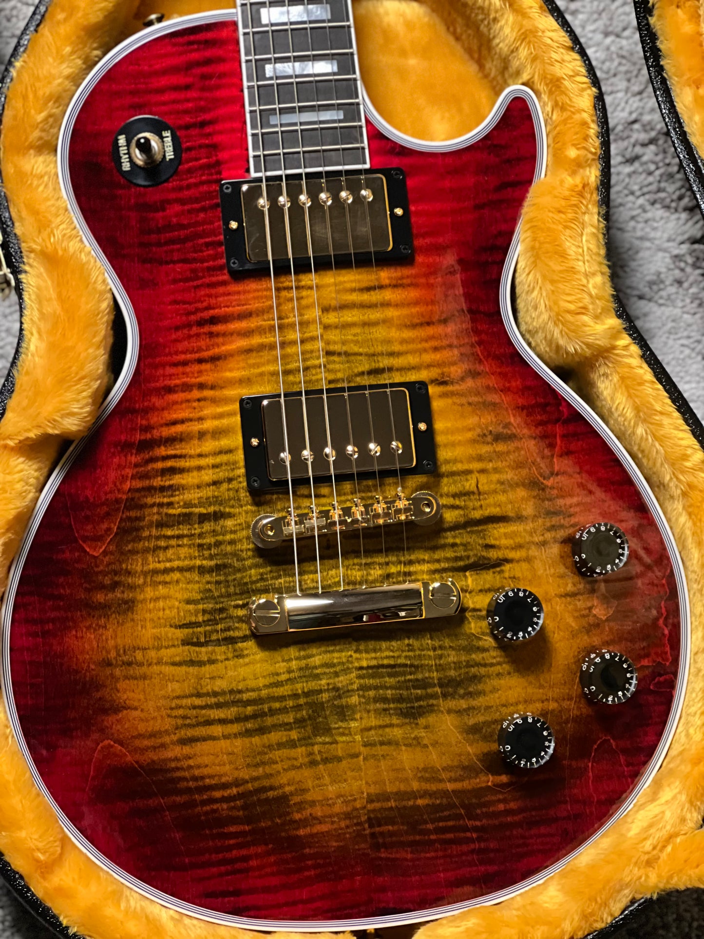 Gibson Custom Les Paul Axcess Custom Figured Top in Bengal Burst CS600464