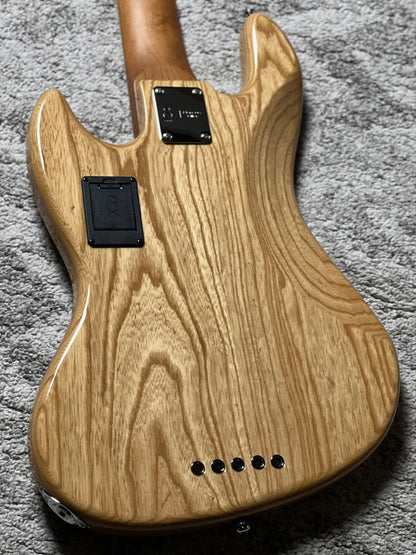 Sire Marcus Miller V8 Swamp Ash 5-String Bass Guitar in Natural With Bag