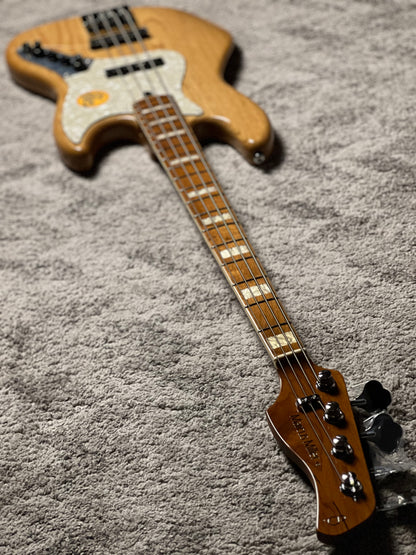 Sire Marcus Miller V8 SWAMP ASH 4 String in Natural w/Bag
