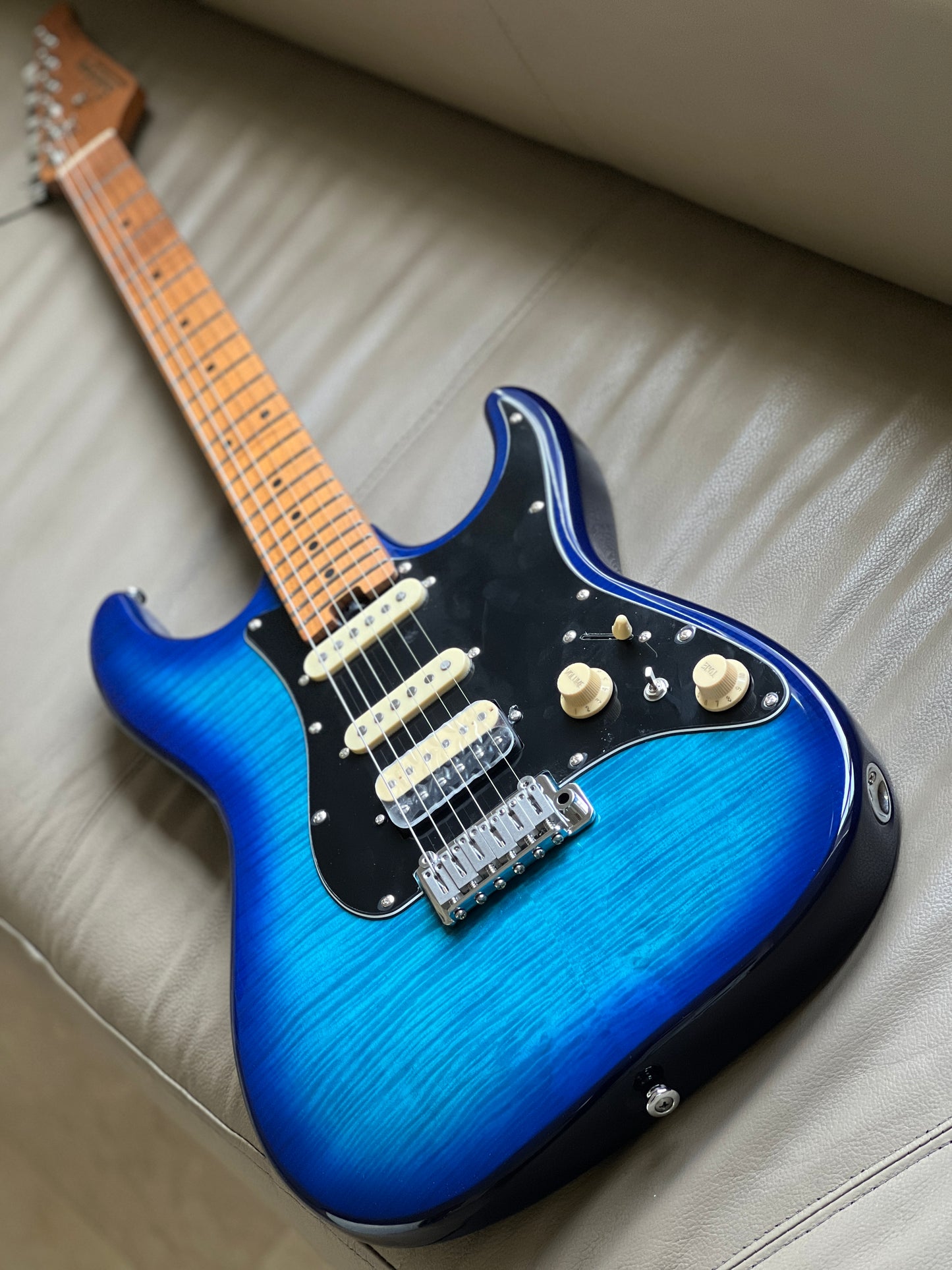 Soloking MS-1 Classic MKII ใน Blue Burst พร้อม 5A Flame Top Nafiri Special Run 