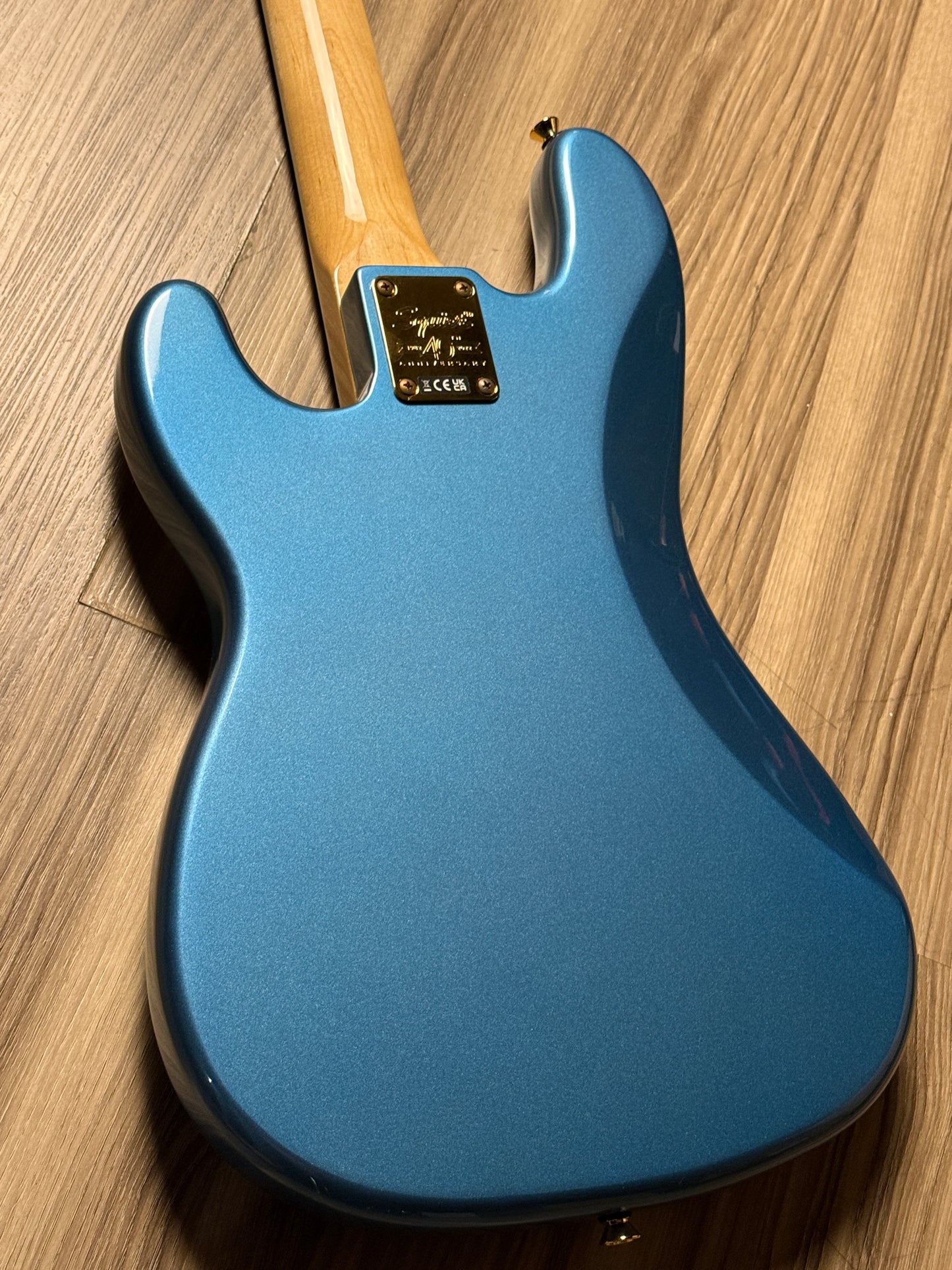 Squier 40th Anniversary Gold Edition Precision Bass in Lake Placid Blue (USED) ISSF22003751
