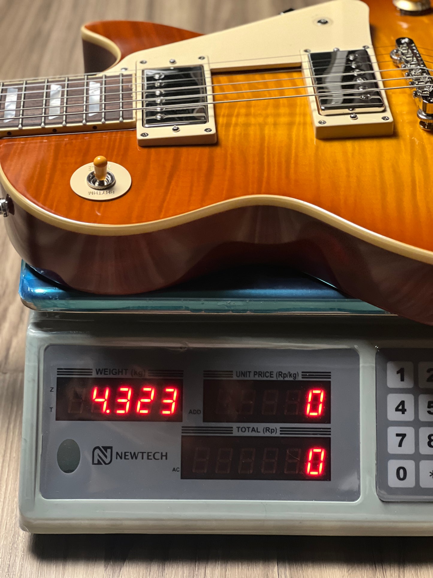 Epiphone 1960 Les Paul Standard Reissue in Ice Tea Burst w/Case 25011521075