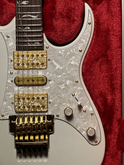 Ibanez Steve Vai Signature PIA Guitar in Stallion White F2515779