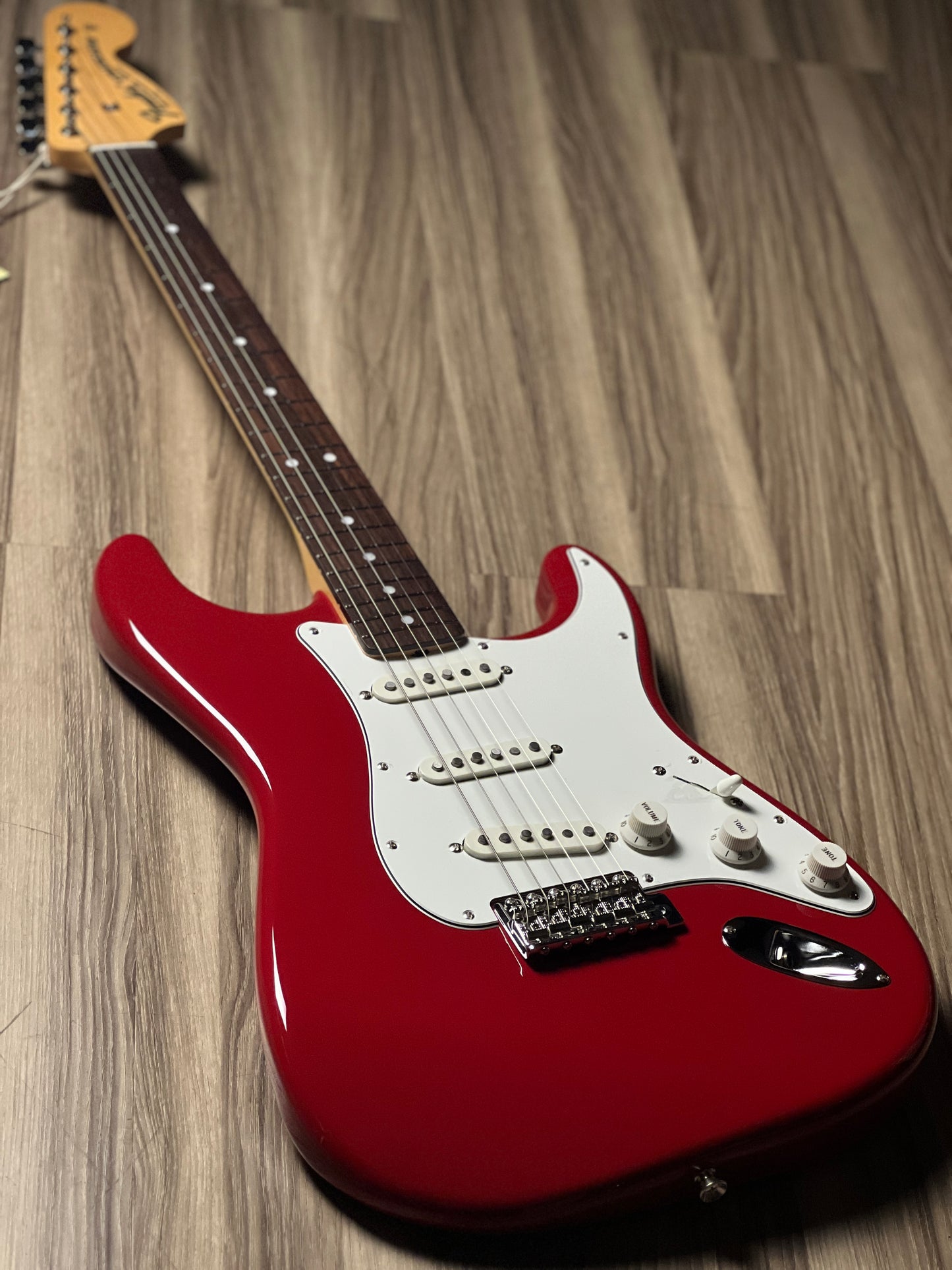 Fender FSR MIJ Traditional Late 60s Stratocaster with RW FB in Dakota Red JD24013891