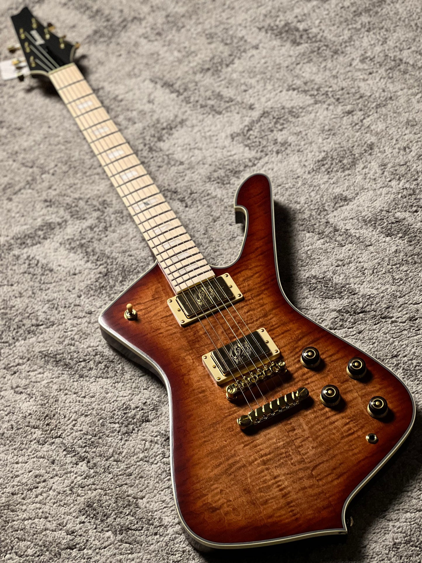 Ibanez Iceman IC420MFM-CML w/IC Bag in Caramel Burst Low Gloss