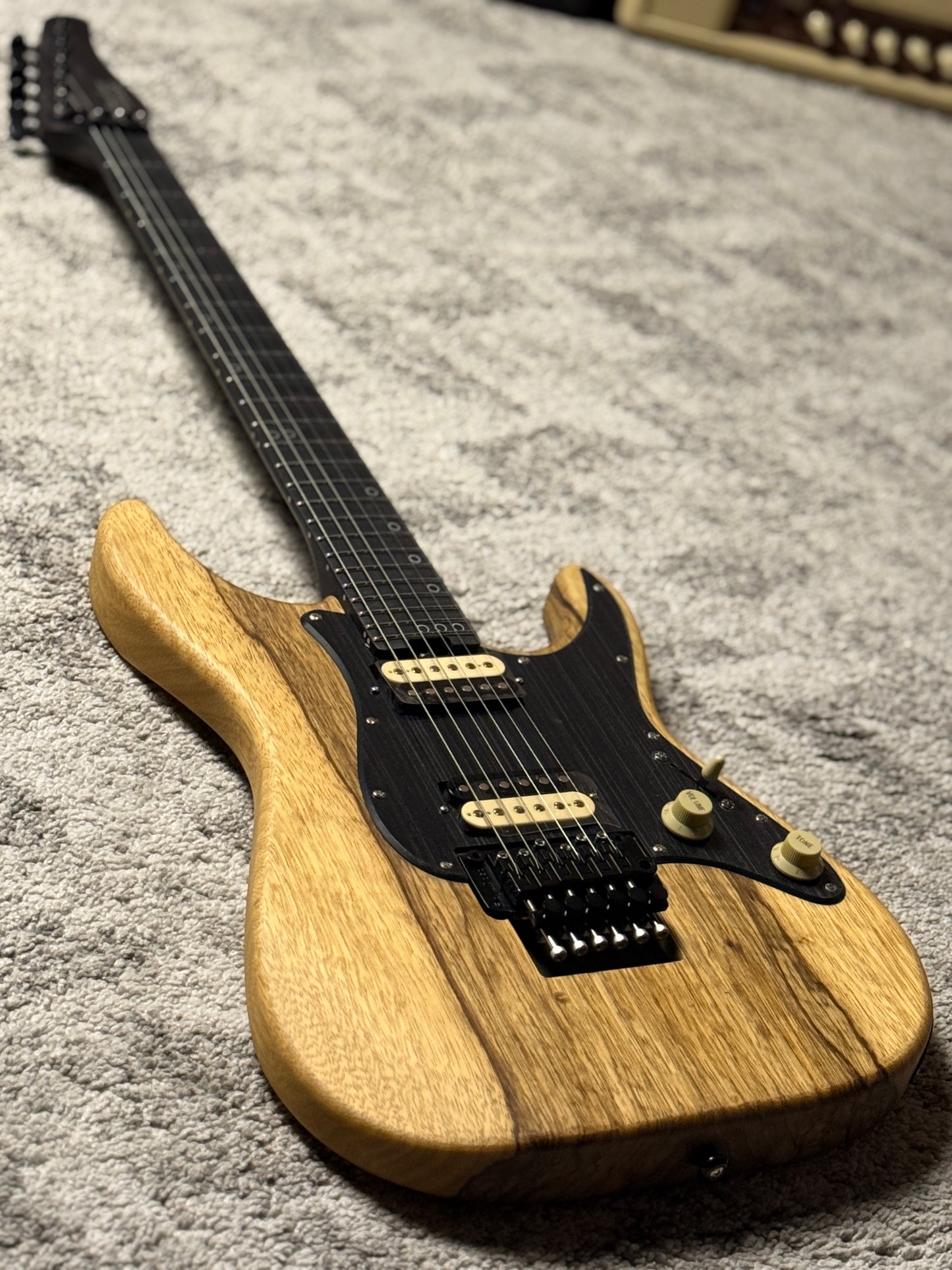 Schecter Sun Valley Super Shredder Exotic in Black Limba W26010858