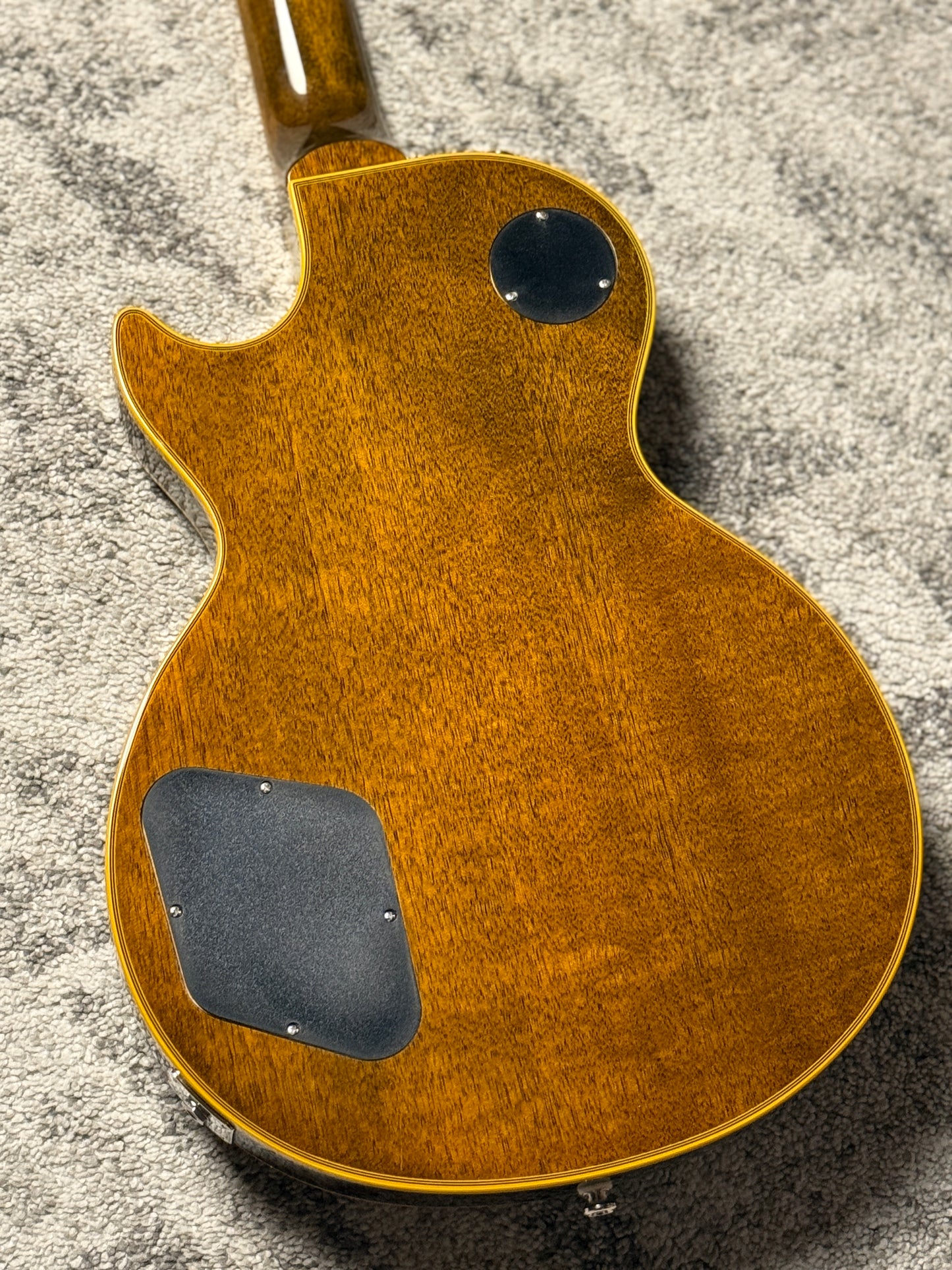 Epiphone Les Paul Custom Widow in Yellow Burst