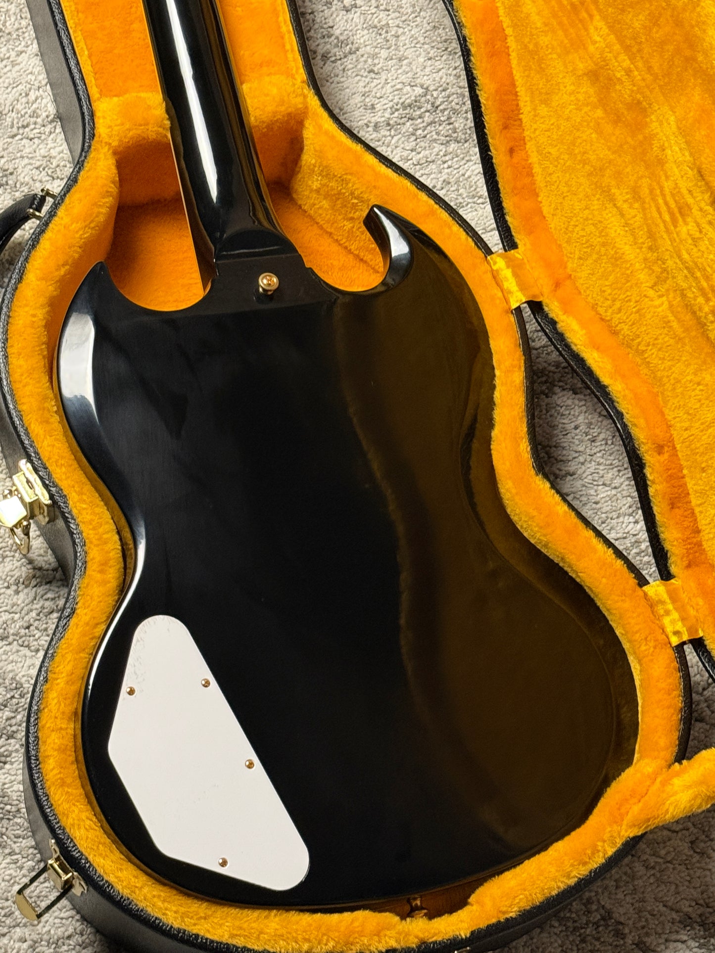 Gibson Custom Shop SG Custom 3-Pickup with Long Maestro Vibrola VOS in Ebony with case 000711