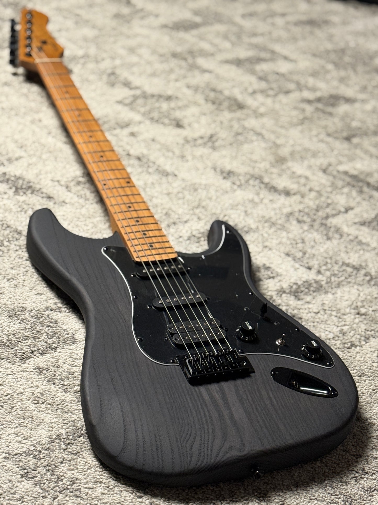 SQOE SEST650 BK HSS Ash Roasted Maple Series in Open Pore Black