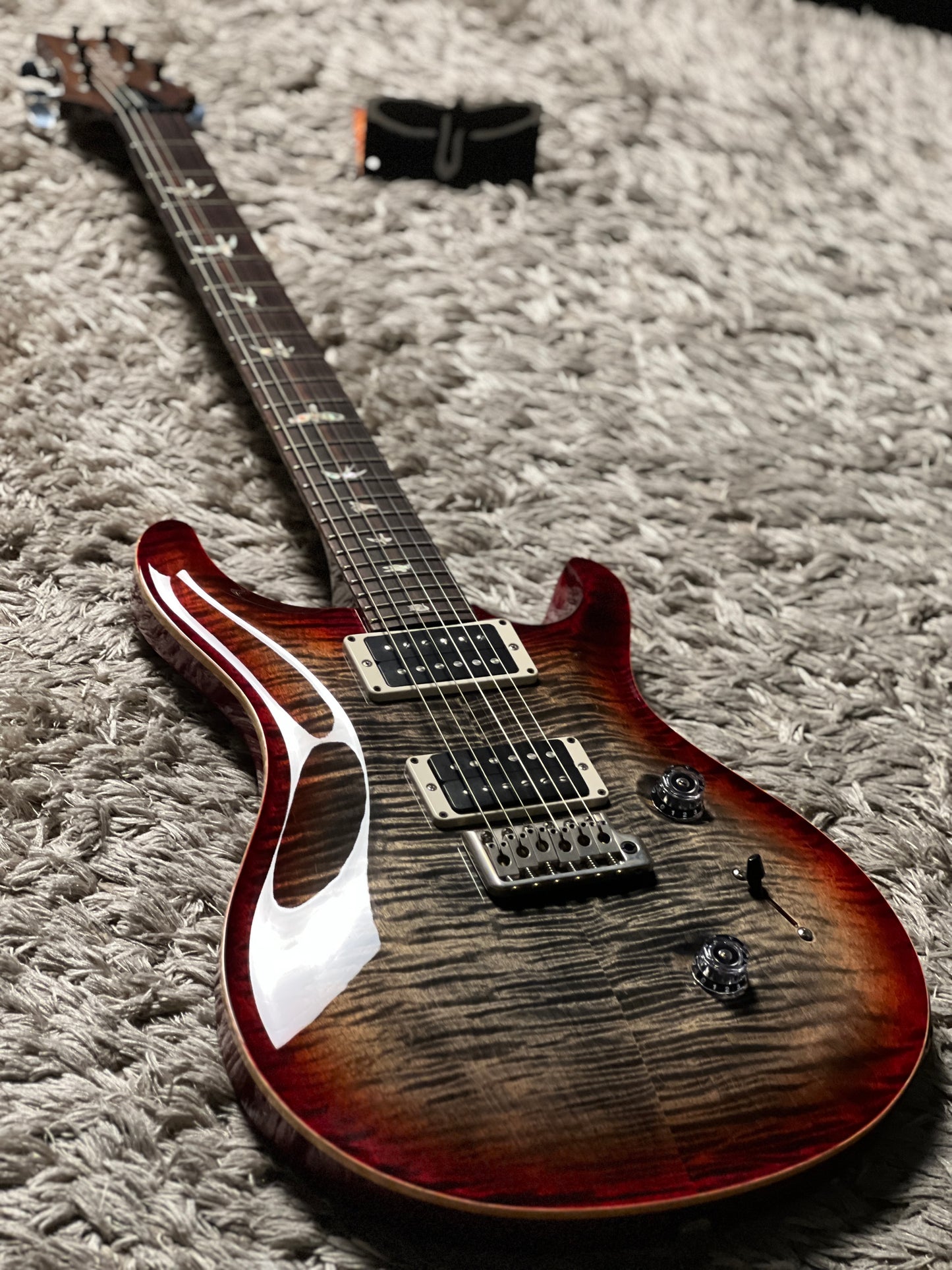 PRS Custom 24 10 Top In Charcoal Cherry With Stained Flame Neck 241400