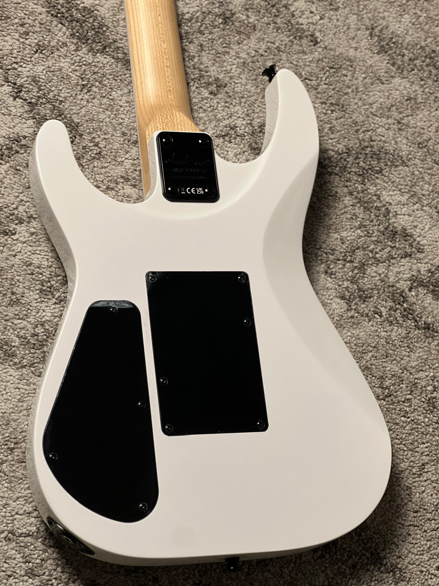 Jackson JS Series Dinky DKA-M JS32 in Snow White