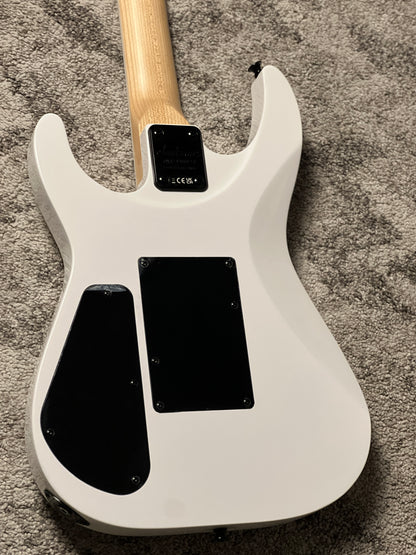 Jackson JS Series Dinky DKA-M JS32 in Snow White