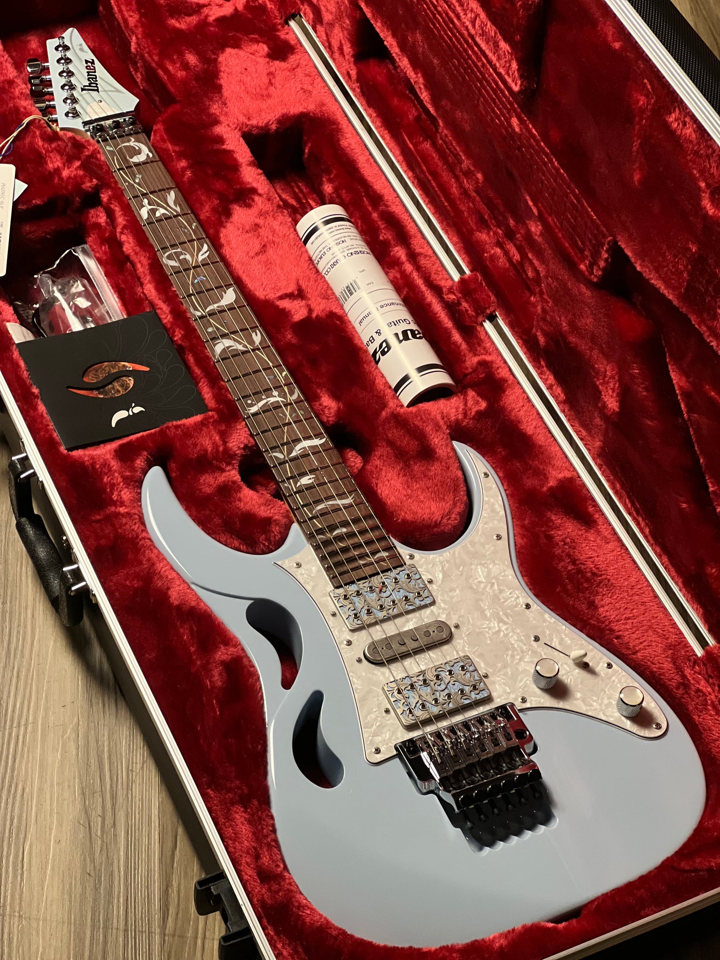 Ibanez PIA3761C Steve Vai Signature in Blue Powder with Case F2422314