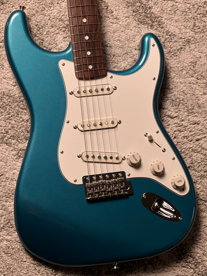 Fender FSR Collection Traditional Late 60s Stratocaster with RW FB in Ocean Turquoise Metallic JD23025934