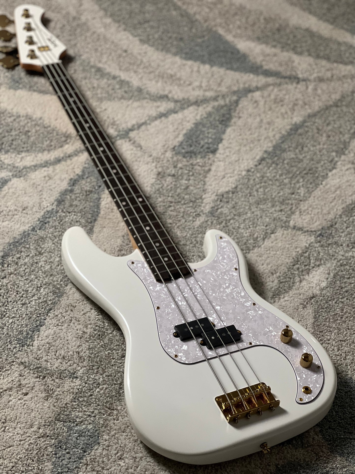 SQOE SPB609 4-STRING PB-STYLE in White
