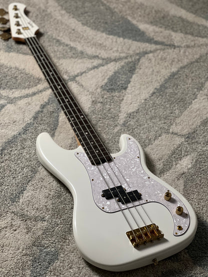 SQOE SPB609 4-STRING PB-STYLE in White