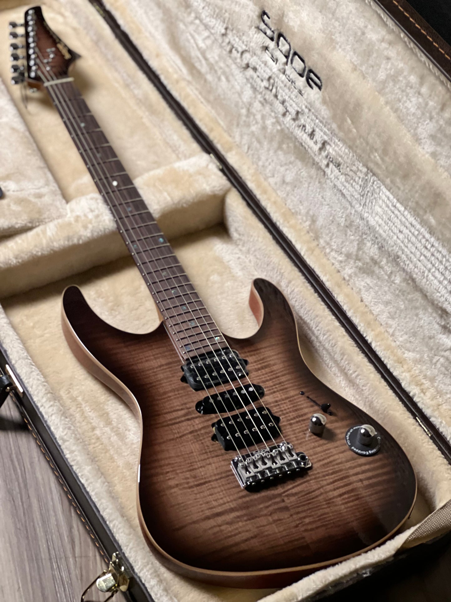 SQOE SEIB998 HSH BK in Caramel Black