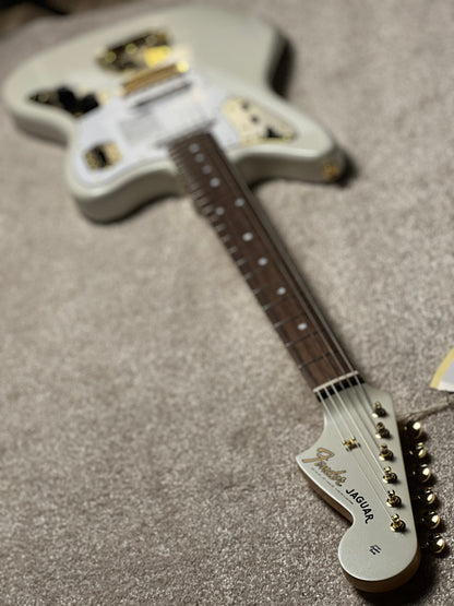 Fender Japan Traditional 2025 Collection 60s Jaguar with RW FB in White Pearl JD25012943