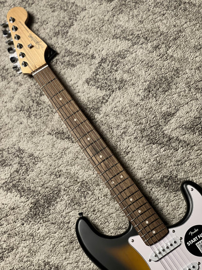 Squier Debut Series Stratocaster HSS with Laurel FB in 2 Tone Sunburst