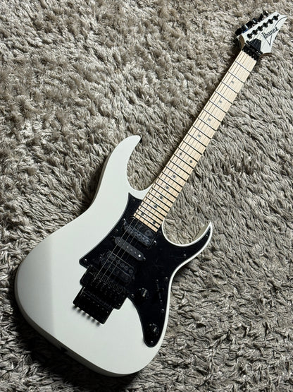 Ibanez RG550-WNF in White Flat