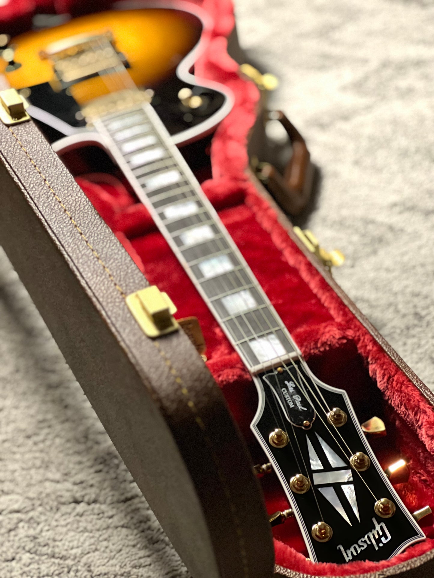 Gibson Les Paul Custom 70s w/Case in Tobacco Burst 204160114