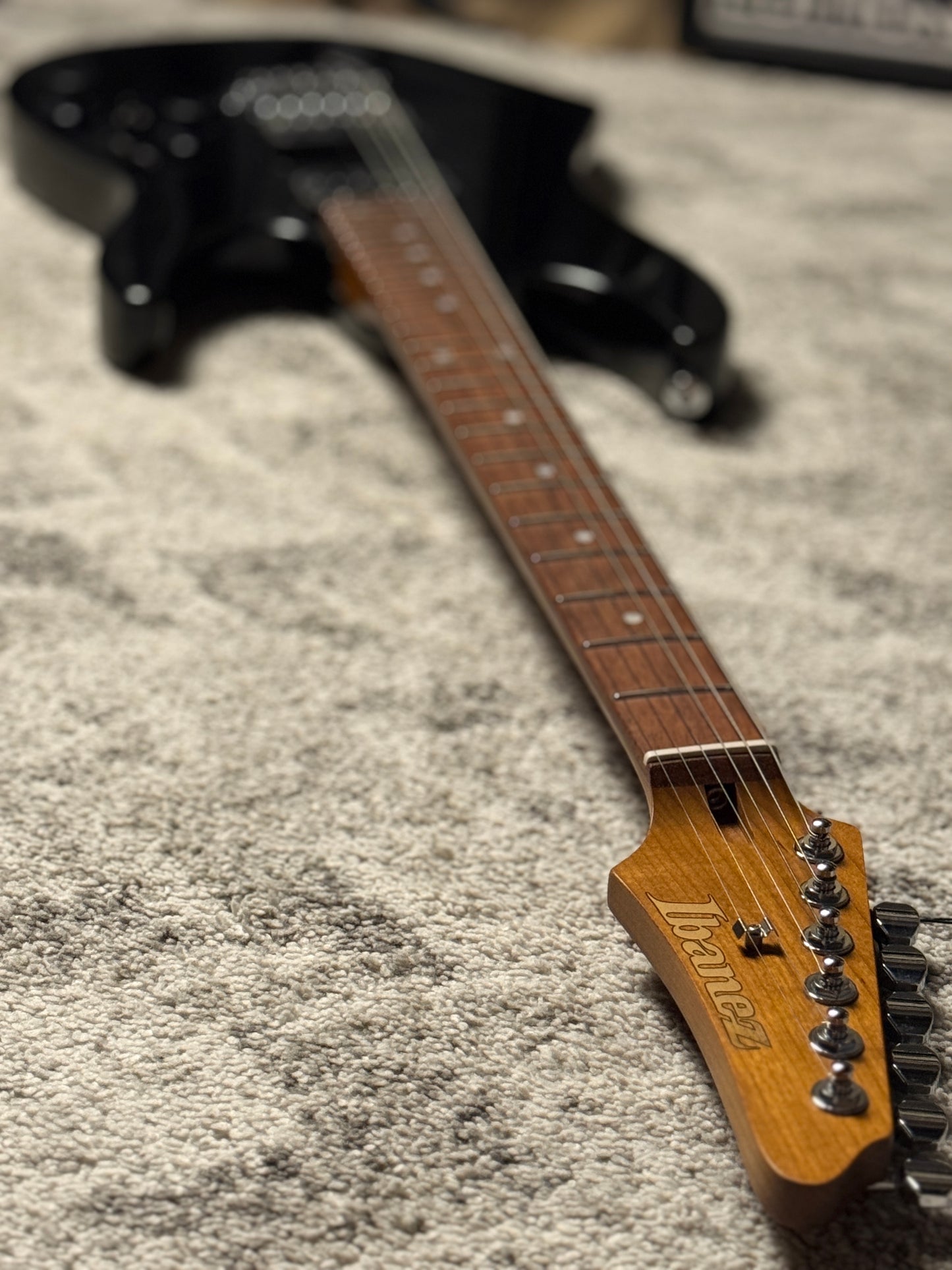 Ibanez AZ24S2-BK in Black